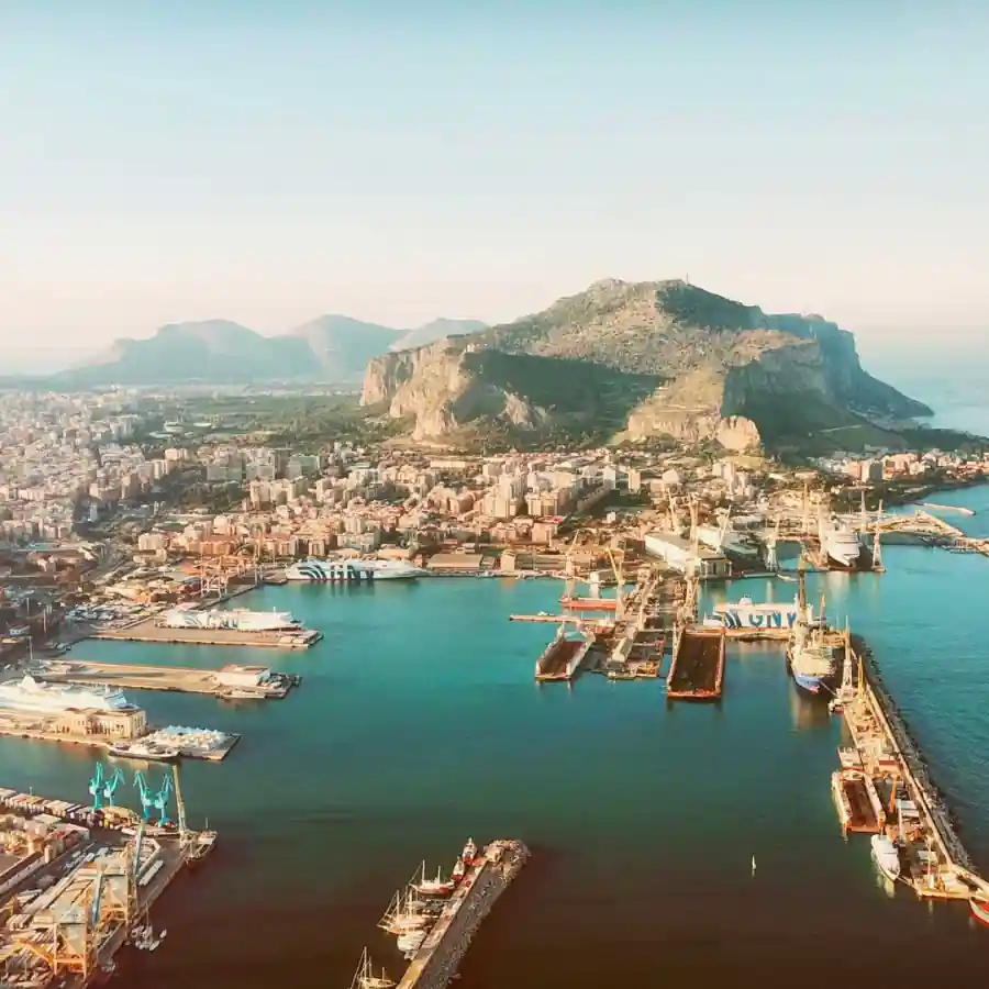 Il porto di Palermo e il golfo