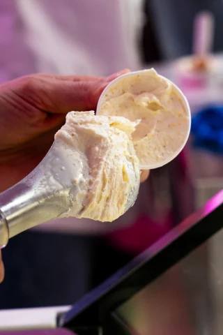 La spatola e il gelato